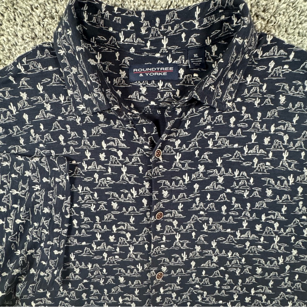 Roundtree & Yorke Mens XL Navy Southwestern Cactus Short Sleeve Button Up Shirt